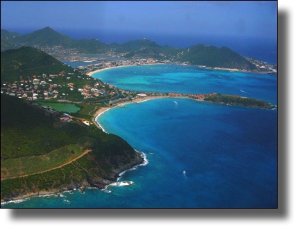 Coastline on St. Martin / St. Maarten island 